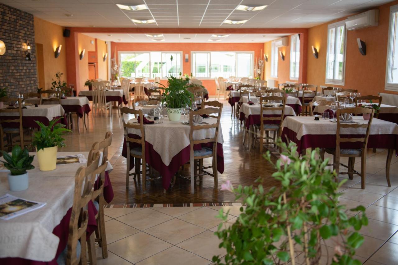Logis Hotel Restaurant L'Escapade Le Pechereau Exterior photo